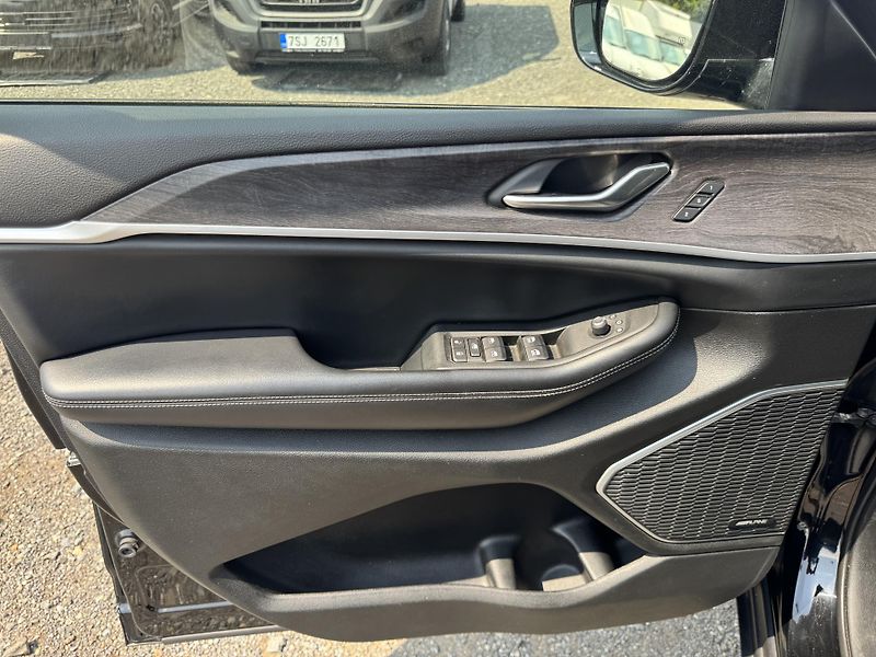 Jeep Grand Cherokee 3.6 V6 L, 6 míst, 4x4 - fotka 28 z 50