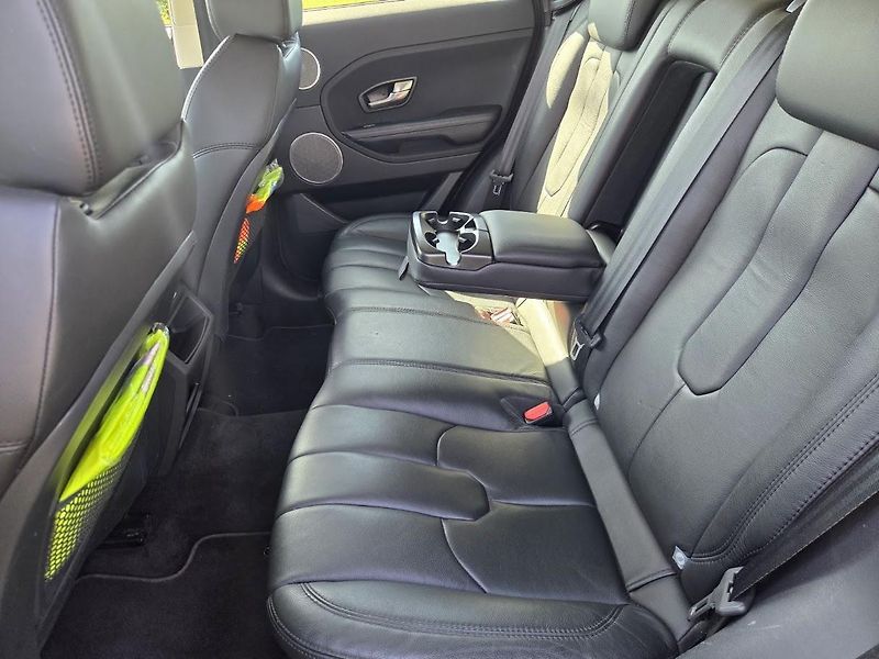 Land Rover Range Rover Evoque (2015) 2.0i Si4-177kw-4x4-KŮŽE-SUPER - fotka 13 z 14