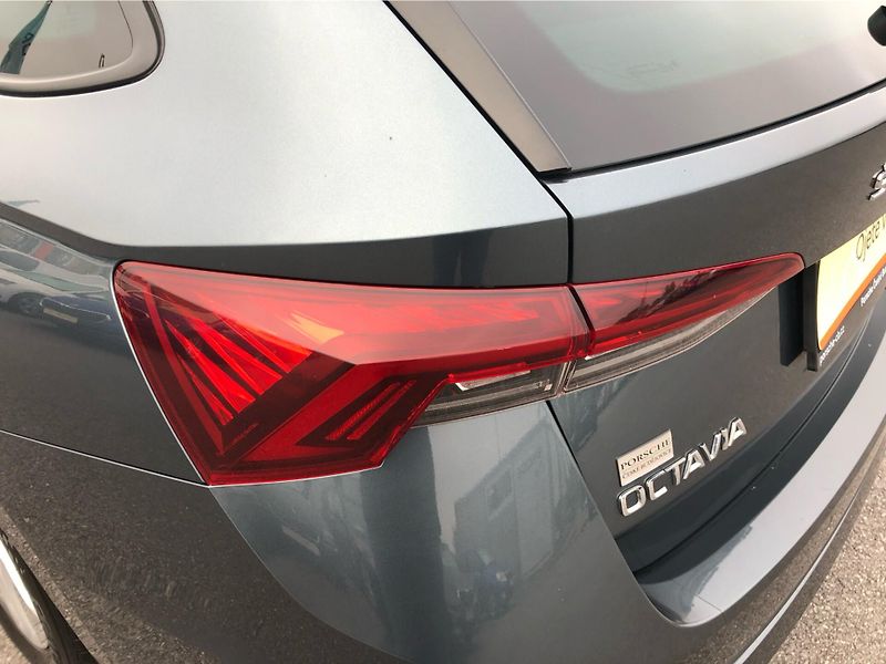 Škoda Octavia Combi 2.0 TDI STYLE  DSG 7° - fotka 27 z 29