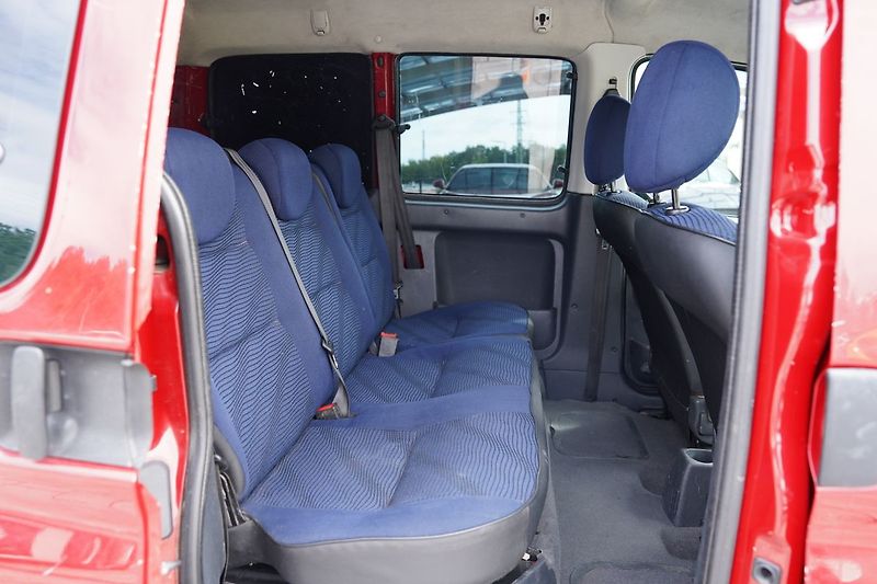 Peugeot Partner 1.4i, ČR, 5 míst - fotka 25 z 26