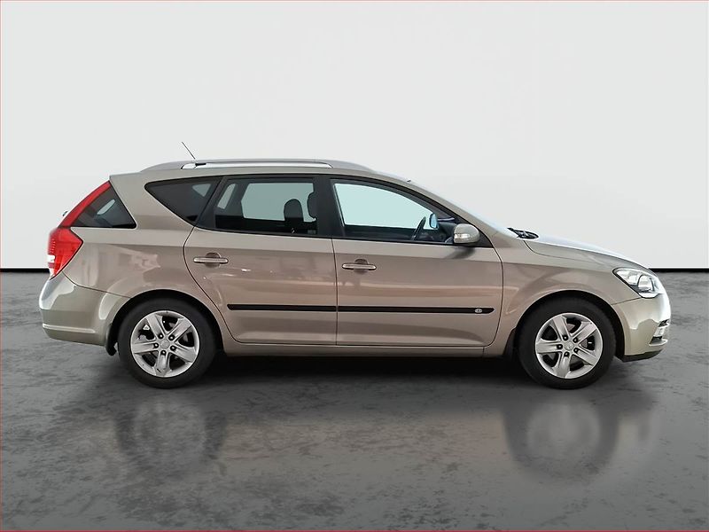 Kia Ceed (2012) 1.4 CVVT, Tempomat - fotka 6 z 14