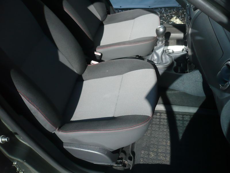 Dacia Duster 1.6i 77Kw 4x4 Klimatizace - fotka 15 z 26