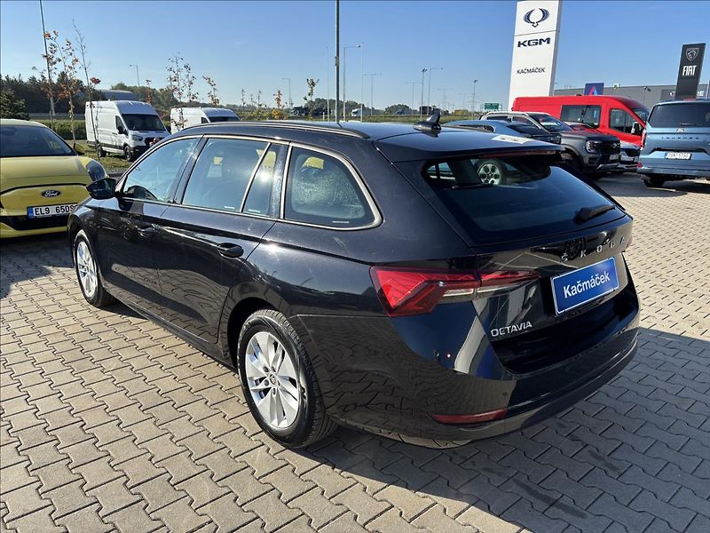 Škoda Octavia 1,5 TSI 110kW Ambition Combi - fotka 3 z 41