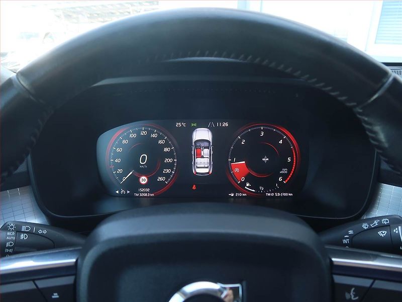 Volvo XC40 (2018) D3, Kůže, Navi, Tempomat - fotka 11 z 19