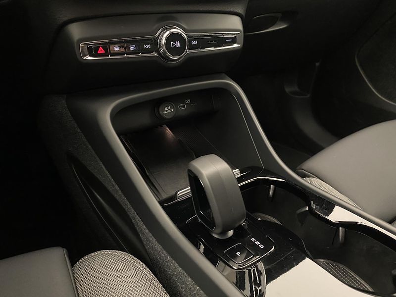 Volvo C40 PURE ELECTRIC RECHARGE PLUS - fotka 27 z 57