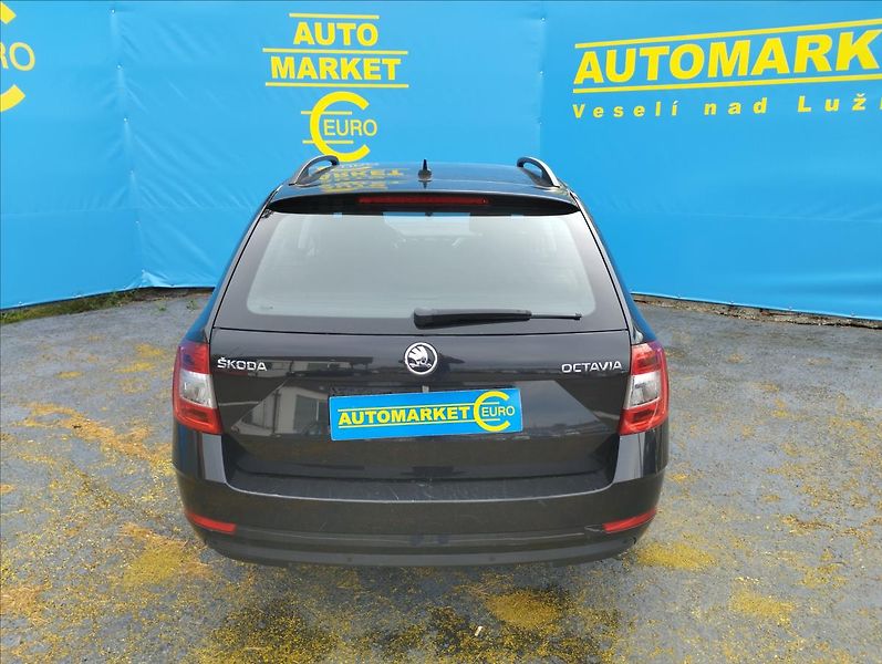Škoda Octavia 1,6 - fotka 4 z 21