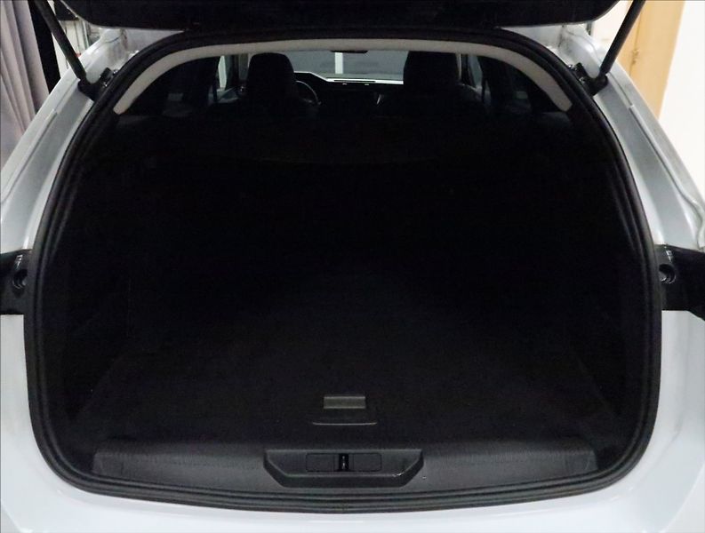 Peugeot 308 1,5 BlueHDi  AT ALLURE NAVI ČR - fotka 43 z 47