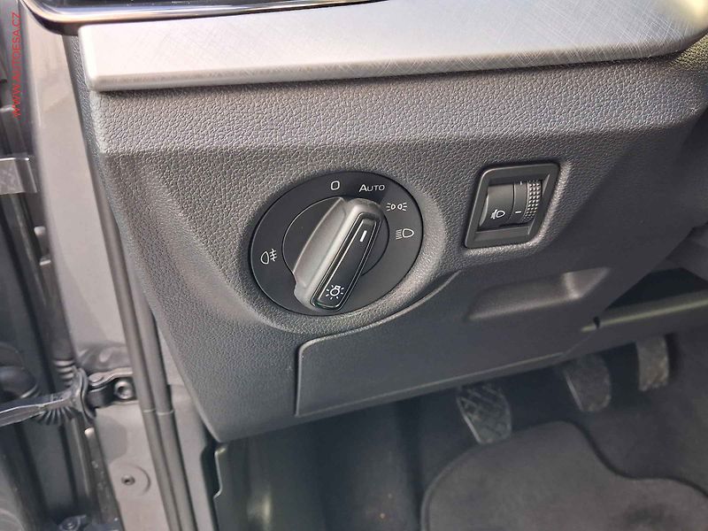 Škoda Kamiq (2022) 1.0 TSi, TOUR, LED - fotka 15 z 19