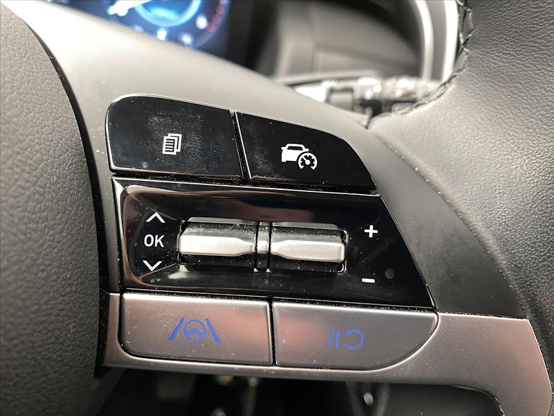 Hyundai Tucson 1,6 CRDi 85kW SMART - fotka 21 z 28
