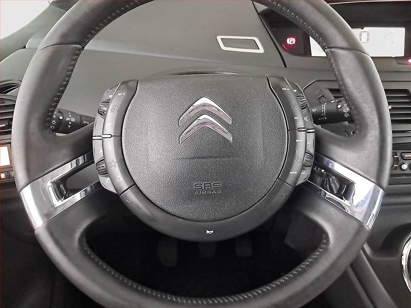 Citroën C4 Picasso (2012) 1.6 VTi, 7 míst, Tempomat - fotka 18 z 20