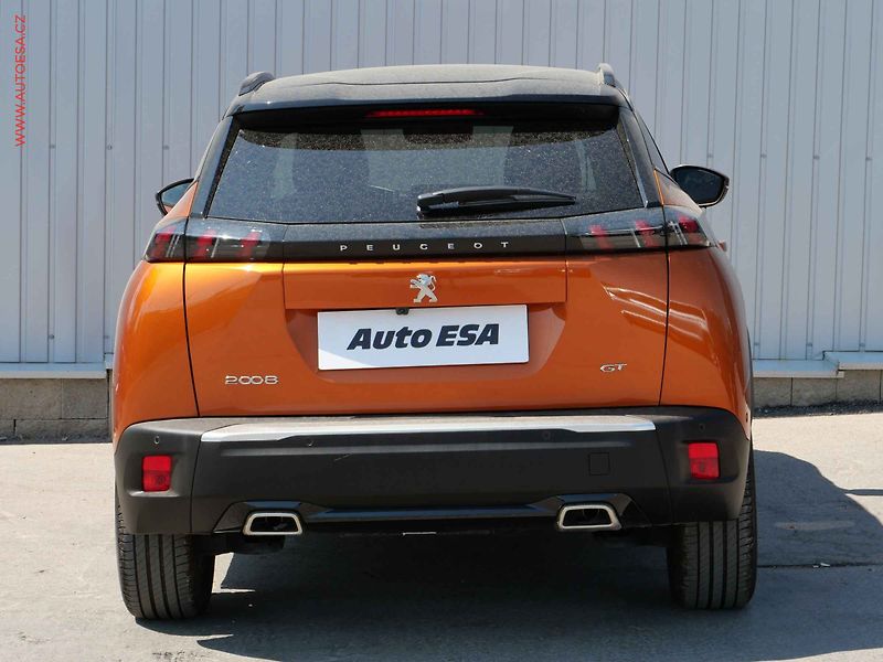 Peugeot 2008 (2021) 1.2T, 1.maj,ČR, GT - fotka 5 z 23
