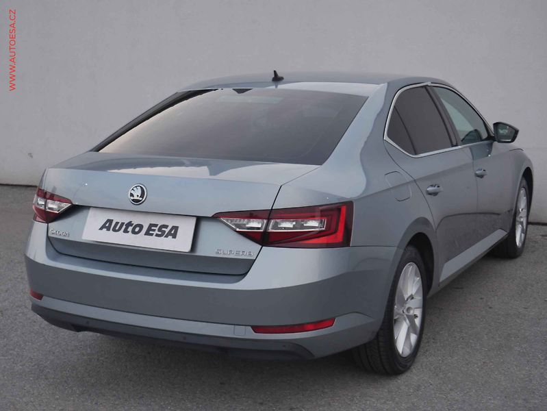 Škoda Superb (2016) 2.0TDi, ČR, Style, DSG - fotka 4 z 15