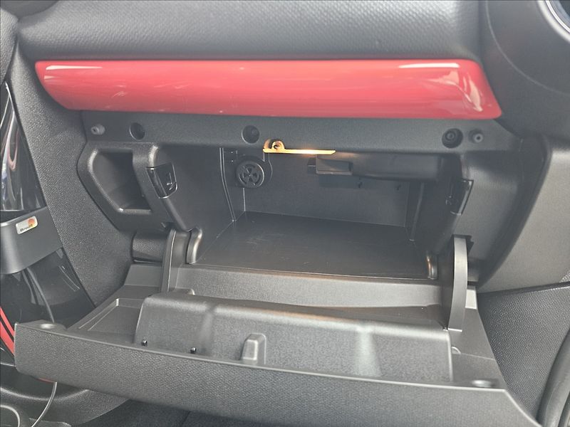 Mini Paceman 1,6 R61 4X4 Works ALL4 - fotka 31 z 36