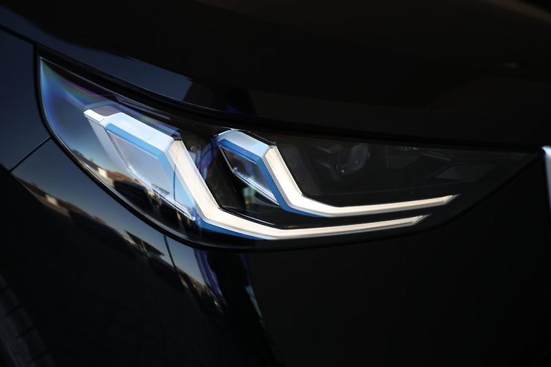 BMW X3 30e xDrive - fotka 17 z 18