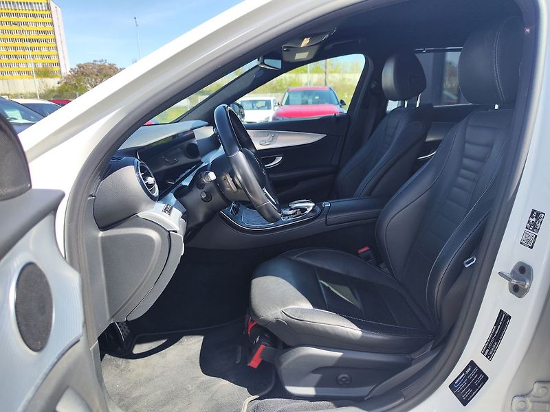 Mercedes-Benz Třídy E E220d/143kW 4MATIC All-Terrain - fotka 15 z 37