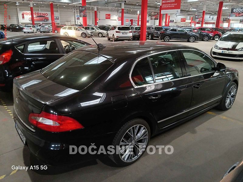 Škoda Superb (2008) 3.6 fsi 4x4, ČR, servis.kniha - fotka 2 z 3