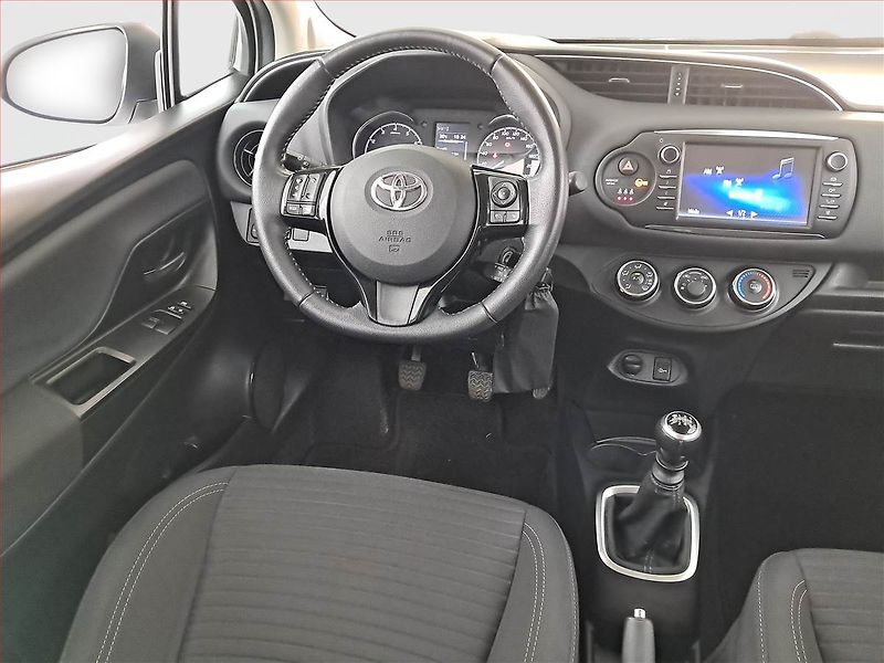 Toyota Yaris (2018) 1.5 Dual VVT-i, Serv.kniha - fotka 7 z 16