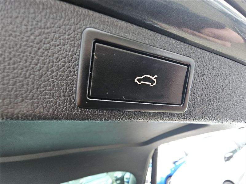 Škoda Octavia III 2,0TDi 110KW DSG Elegance - fotka 37 z 49