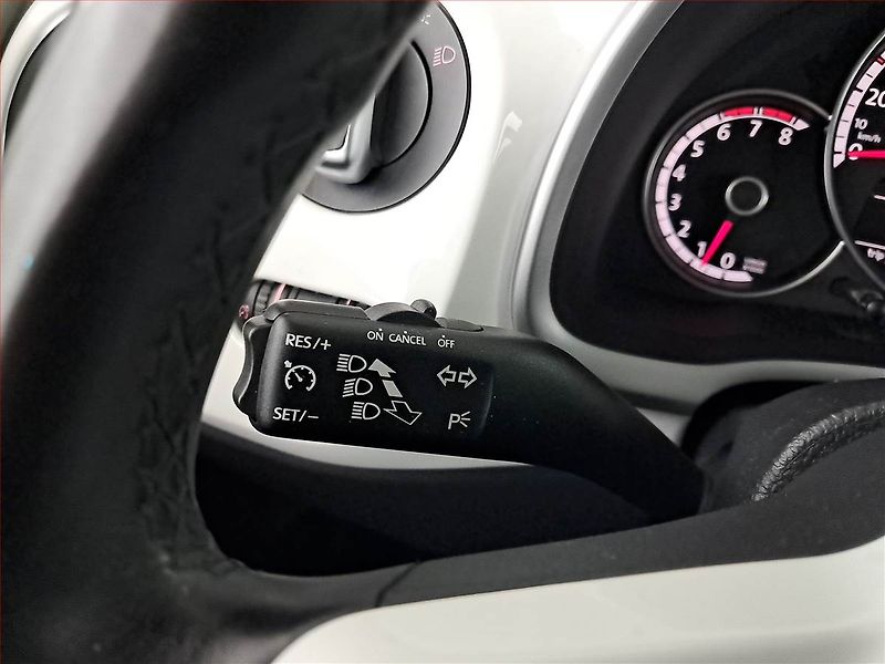 Volkswagen Beetle (2016) 1.2 TSI, ČR,1.maj, Bi-Xenony - fotka 18 z 19