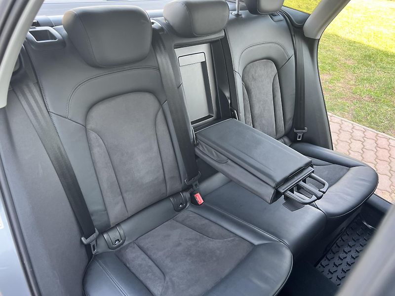 Audi Q3 2.0TDI 110KW,4x4,NAVI,TZ,LED,1 - fotka 22 z 55