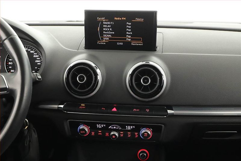 Audi A3 (2014) 1.2 TFSI, Kůže, Bi-Xenony - fotka 9 z 16