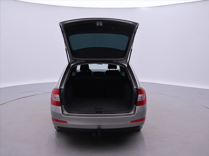 Škoda Octavia 1,6 TDI 4x4 77kW Ambition - fotka 9 z 33