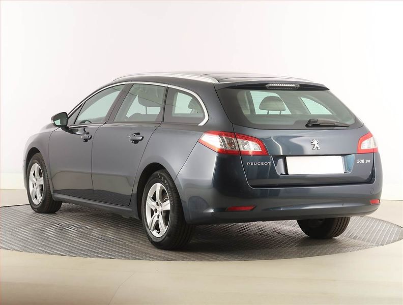 Peugeot 508 (2011) 2.0 HDi, Automat, Navi, Xenony - fotka 4 z 23