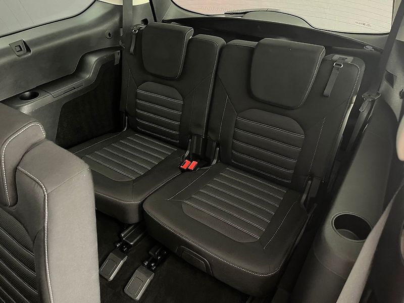 Ford Galaxy 2,0 TDCi Titanium 132kw manuál - fotka 31 z 64