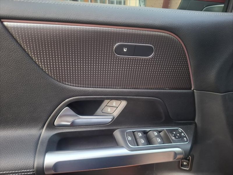 Mercedes-Benz GLB 2,0 200d CZ serviska - fotka 13 z 17