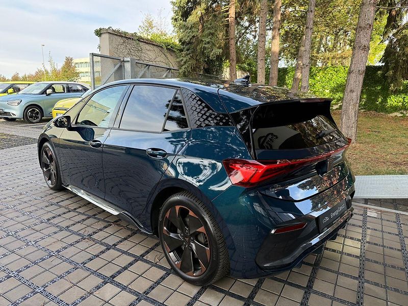 Cupra Born 170 kW eBoost FULL LED 63kWh - fotka 4 z 39