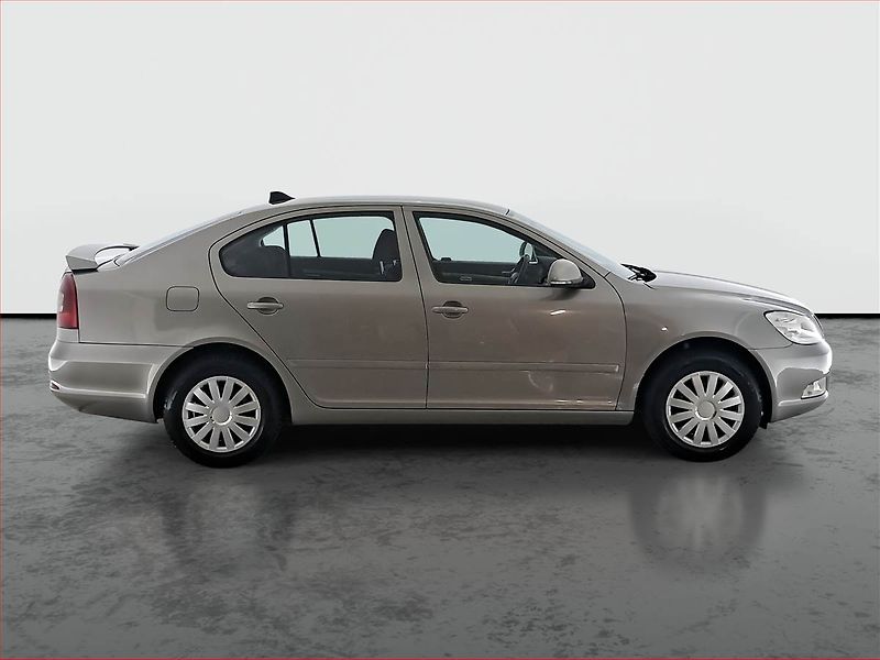 Škoda Octavia (2009) Ambiente 1.9 TDI, nová STK - fotka 6 z 16