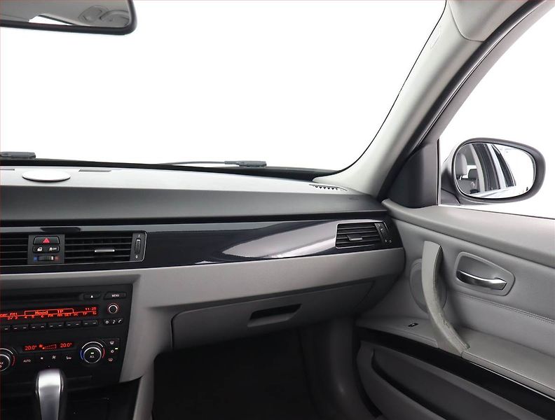 BMW Řada 3 (2011) 330 d xDrive, 4X4, Automat - fotka 8 z 20