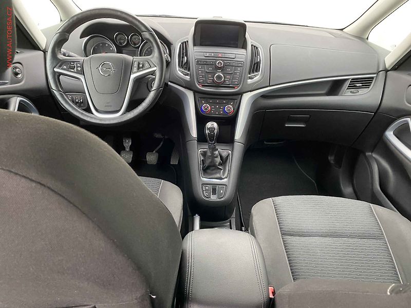 Opel Zafira (2016) 1.6 CDTi, Drive, kamera - fotka 8 z 19