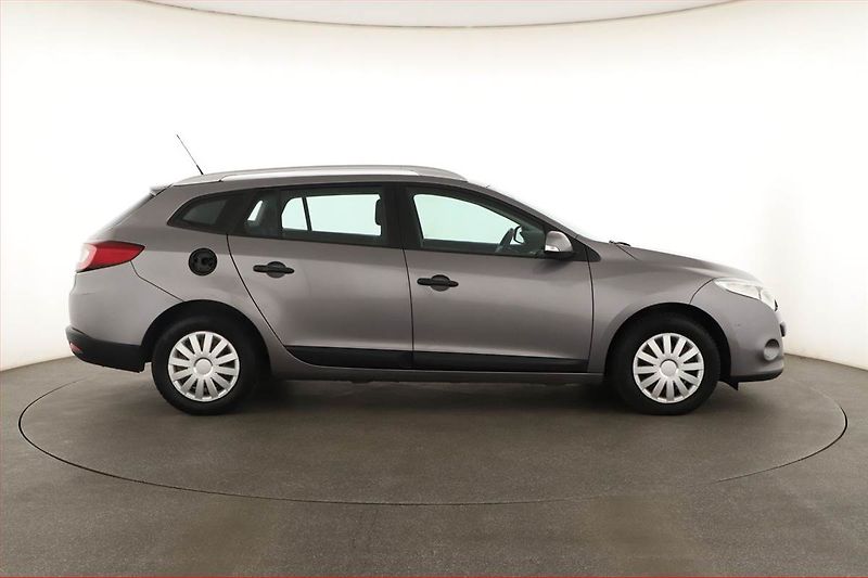 Renault Mégane (2011) 1.6 16V, nová STK, servisované - fotka 6 z 11