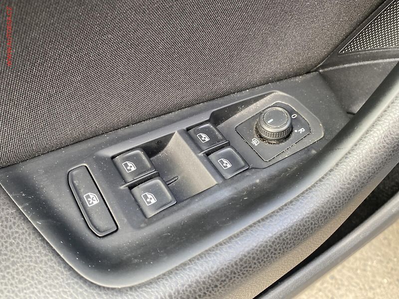 Volkswagen Passat (2019) 2.0 TDi, Business, DSG, LED - fotka 15 z 19