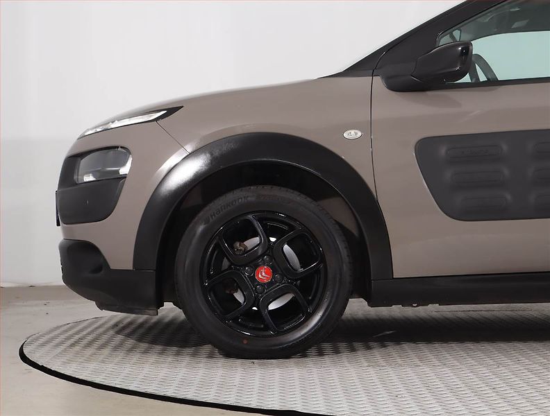Citroën C4 Cactus (2017) 1.2 PureTech, LPG, Serv.kniha - fotka 15 z 22