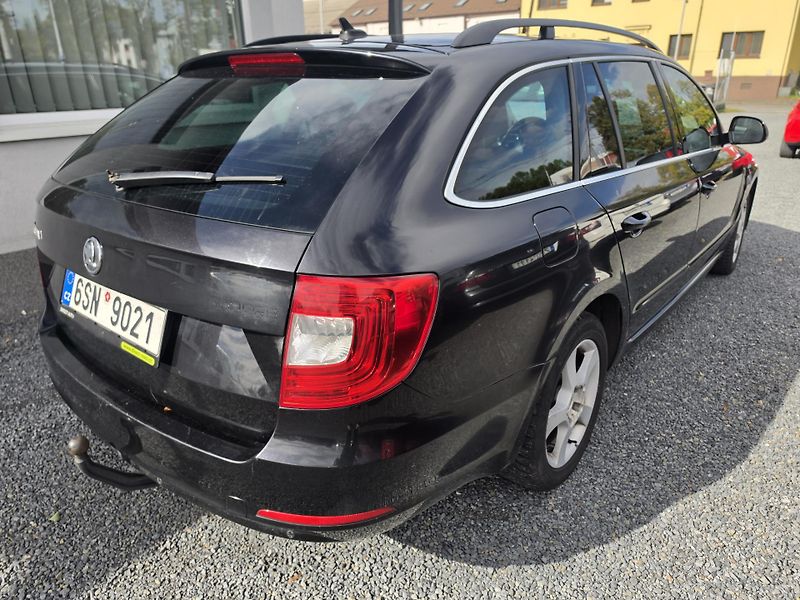 Škoda Superb 2.0 TDI DSG TZ Led - fotka 4 z 14