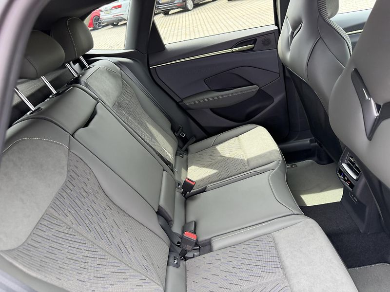 Cupra Terramar (2026) 2.0TSI 150kW 4WD TRIBE TZ R20! - fotka 31 z 45