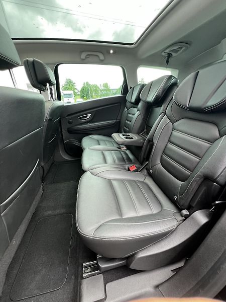 Renault Grand Scénic 1.3TCe 117kW Aut. BOSE LED - fotka 22 z 25