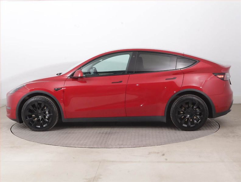 Tesla Model Y (2022) Long Range AWD 79kWh, SoH 91% - fotka 3 z 21