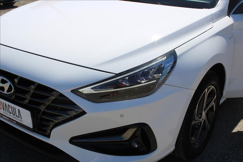 Hyundai i30 1,5 i  SMART, VÝHŘEVY, ČR - fotka 26 z 34