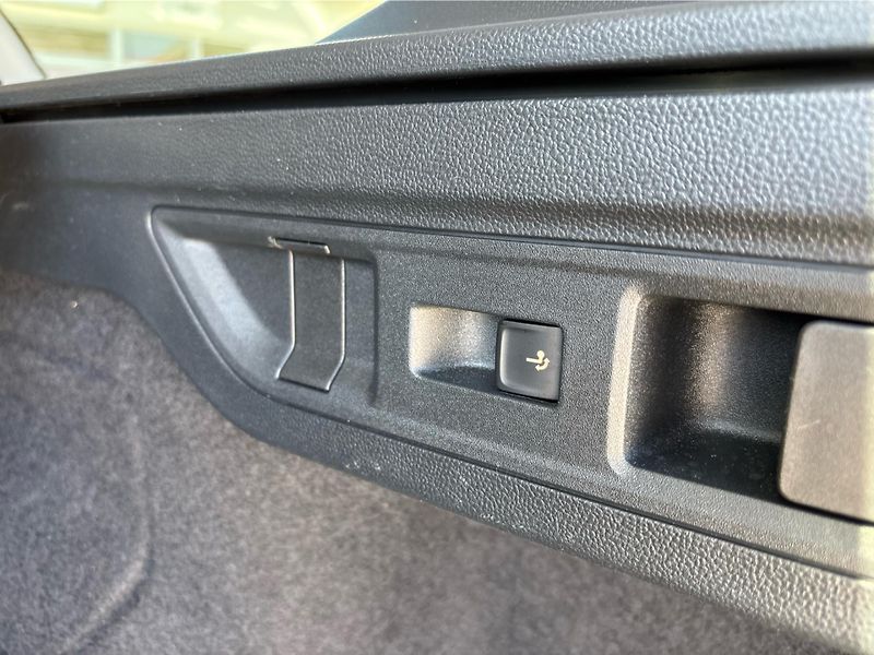 Volkswagen Passat 2.0 TDI 110 kW DSG ELEGANCE - fotka 27 z 30