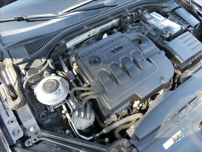 Škoda Superb 1,6 TDi DPH 2x kola,po servise - fotka 30 z 34