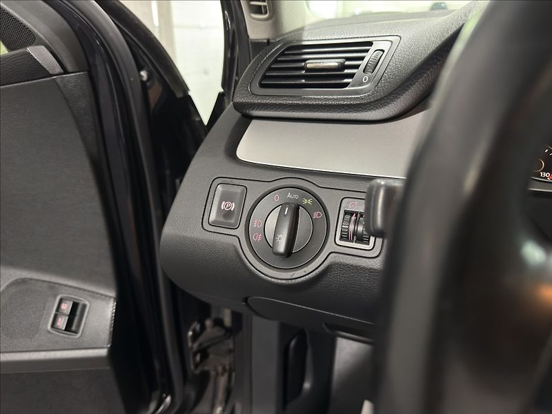 Volkswagen Passat 2,0   TDI 103KW BEZ KOROZE TOP - fotka 14 z 40