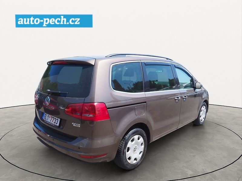 Volkswagen Sharan (2011) 2.0 TDI, 103 kW, 7 míst - fotka 4 z 31