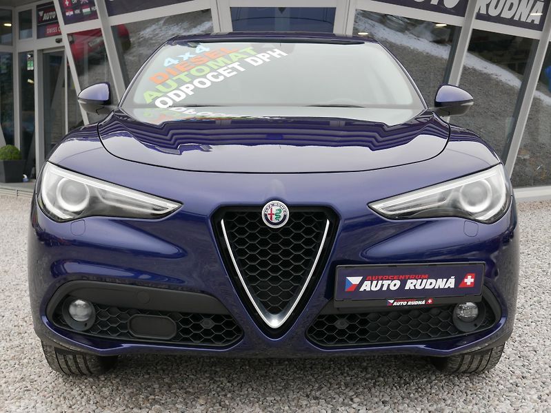 Alfa Romeo Stelvio 2,2 JTD Q4 154kW Automat - fotka 4 z 39