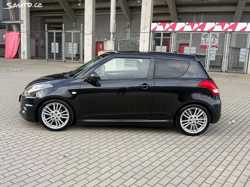 Suzuki Swift (2012) Sport, 1.6i, 100kw - fotka 2 z 18