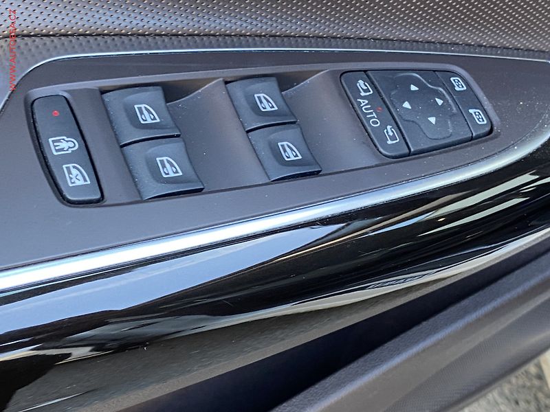 Renault Espace (2019) 2.0dCi, ČR, Initiale Paris - fotka 11 z 20