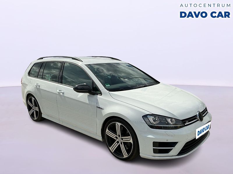 Volkswagen Golf 2,0 TSI R 221kW DSG 4M 1.Maj - fotka 4 z 33