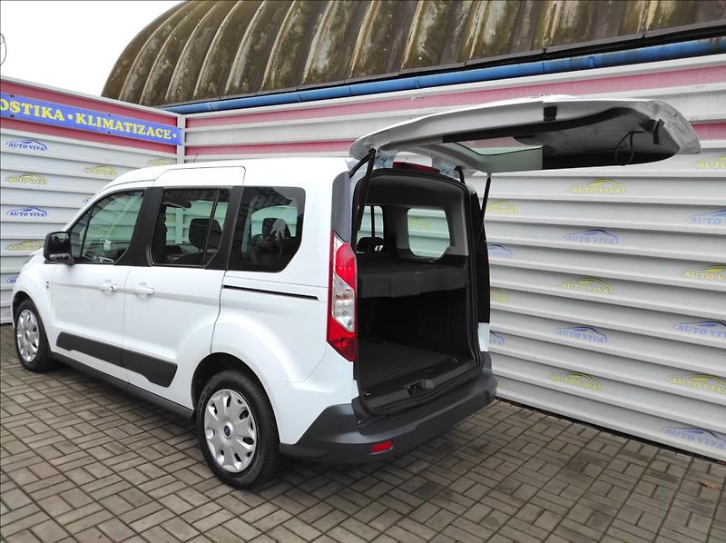 Ford Tourneo Connect 1,5TDCi Trend,ČR,1Maj,Temp. - fotka 28 z 28
